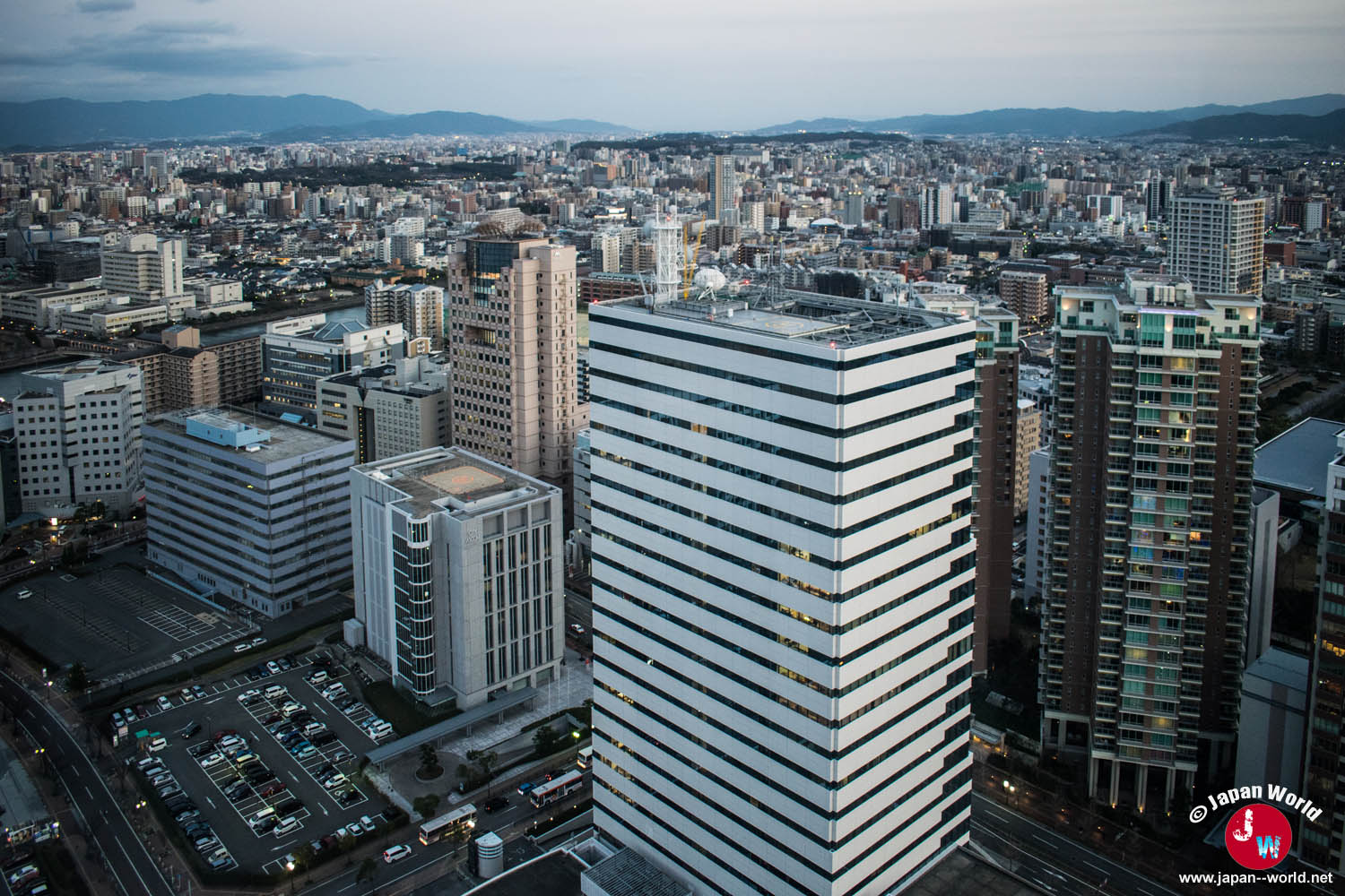 Vue panoramique sur les immeubles de Fukuoka depuis la Fukuoka Tower
